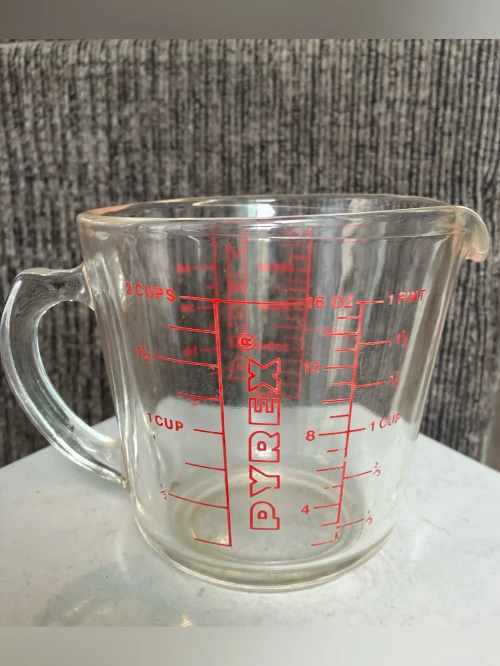 Vintage PYREX 2Cup/16 oz Clear Glass Measuring Cup Red Letter #516